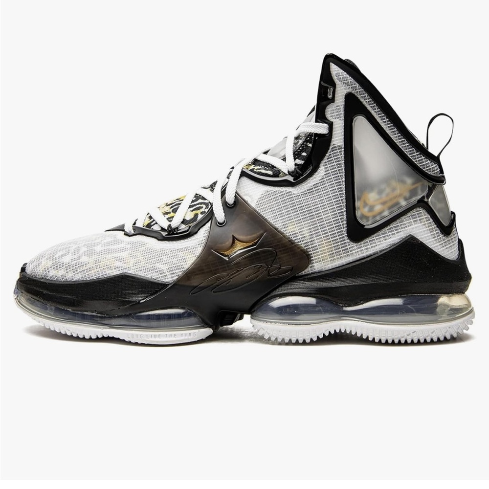 New LeBron 19 SE GS 'White Metallic Gold'